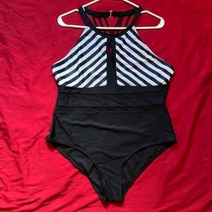 PERFECT PIN UP LOOK FOR THE BEACH 🏝️